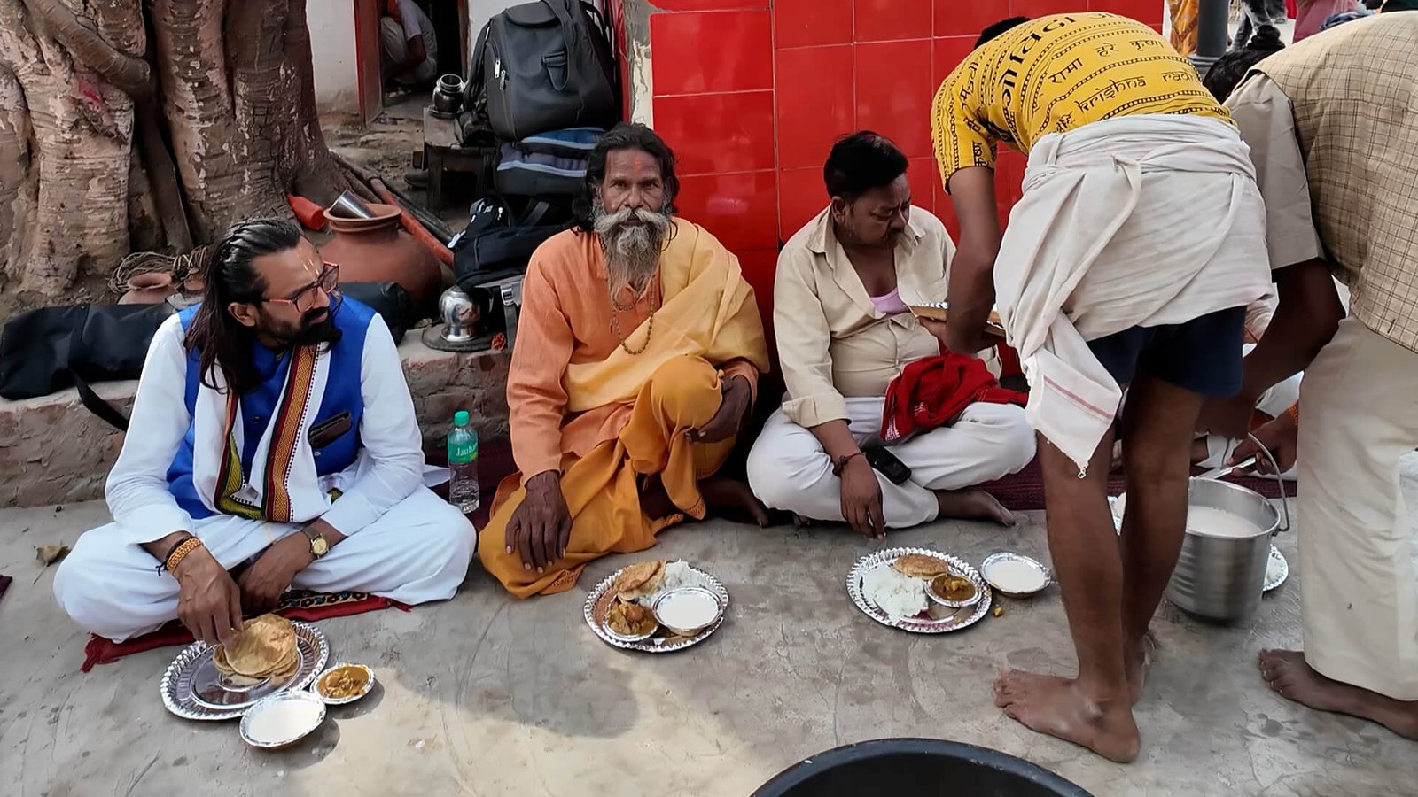 Devotees receiving meals